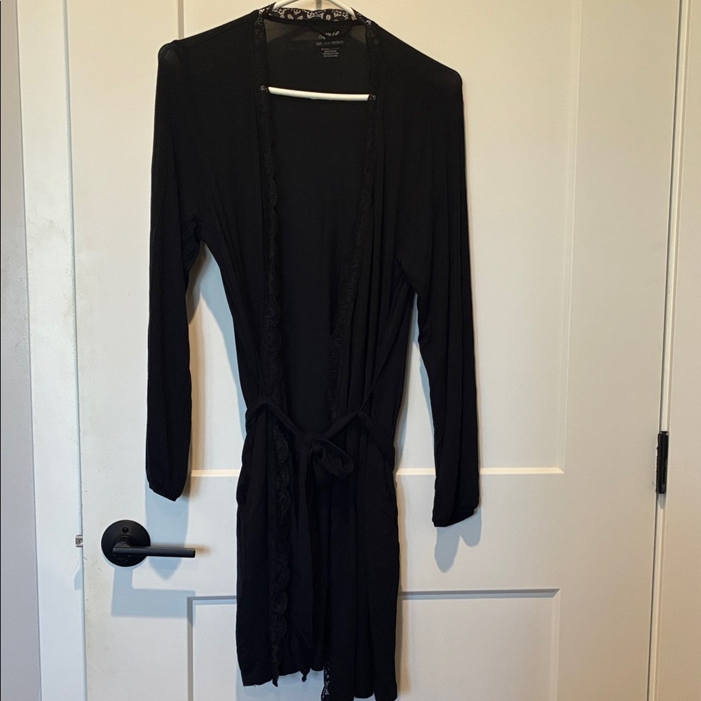 aerie Black Long Sleeve women’s Robe with pockets B3